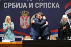 Në Beograd mbahet “Kuvendi gjithëserb” i Serbisë dhe Republikës Serbe