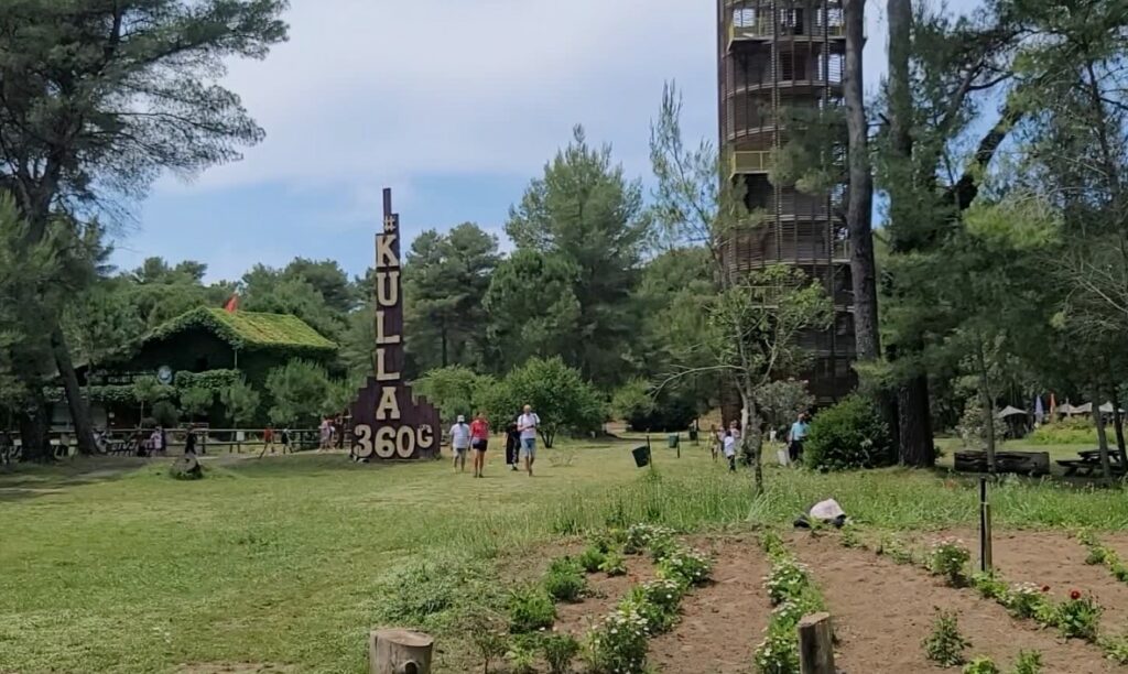 Çelet sezoni turistik në Divjakë, rriten ndjeshëm prenotimet nga të huajt