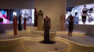 “Naomi në Modë” ekspozita e rrallë për supermodelen