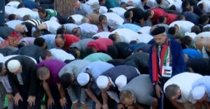 Paqe e begati! Besimtarët myslimanë festojnë Kurban Bajramin