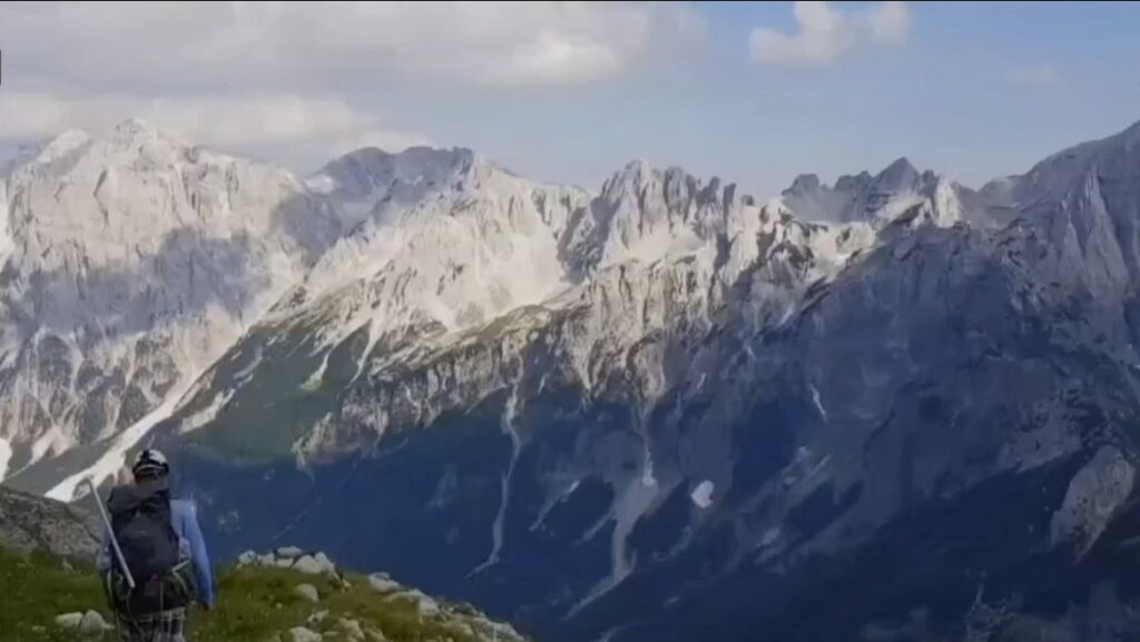 Një turist bullgar humbi jetën këtë të mërkurë në Malin e Jezercës. Ai ishte së bashku me një tjetër person kur humbën kontaktet. Menjëherë autoritetet u vunë në kërkim të turistit, trupi i të cilit u gjet pas disa orësh kërkime.