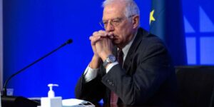 Borrell: Pres që BE-ja t’i heqë sanksionet ndaj Kosovës