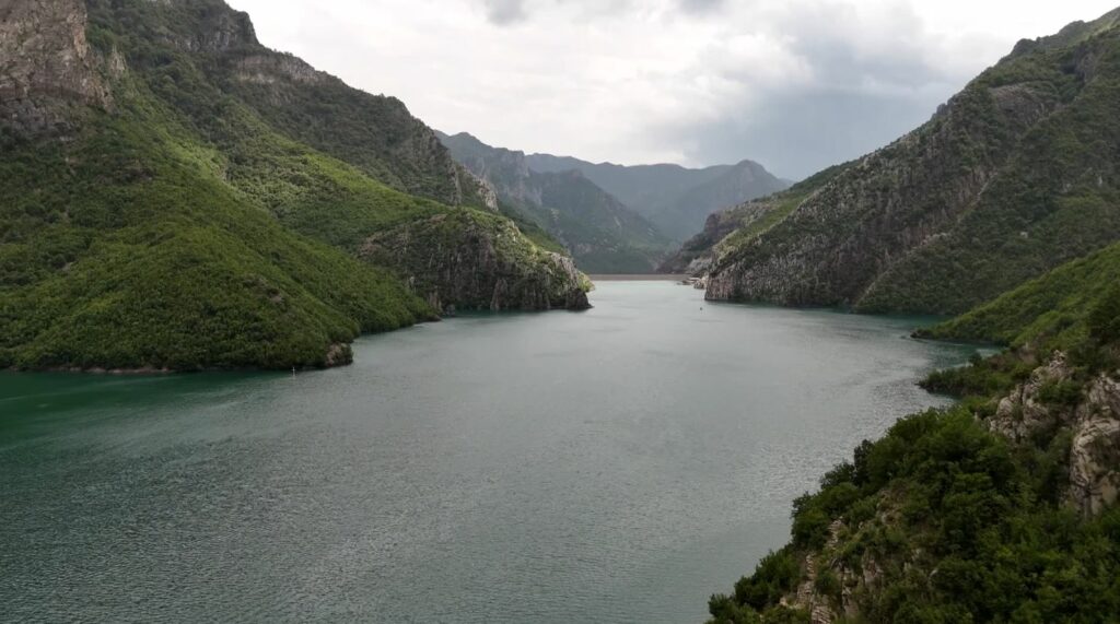 Balluku: Drini i Bardhë ndot ujërat e Komanit