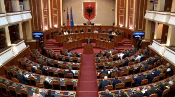 Debate në Kuvend, opozita-qeverisë: Nuk jepni informacion