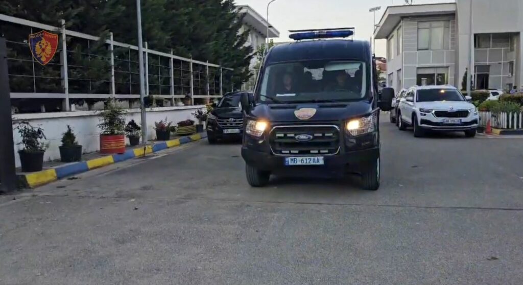 31 urdhër-arreste për trafik të qenieve njerëzore