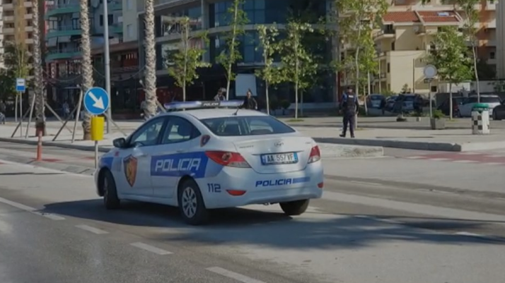 Qëlloi me armë, arrestohet 27-vjeçari në Vlorë