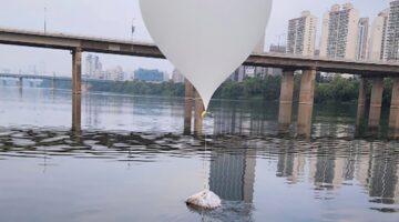 Koreja e Veriut dërgon balona me mbeturina drejt Koresë së Jugut