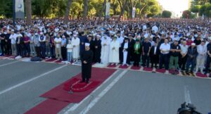 Besimtarët myslimanë festojnë Kurban Bajramin