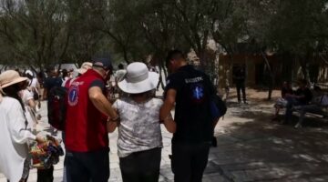 I nxehti ekstrem në Greqi, pesë turistë të vdekur/ Autoritetet vendosin alarmin e kuq në disa qytete
