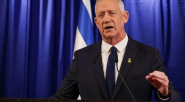 Ministri izraelit i kabinetit të luftës jep dorëheqjen