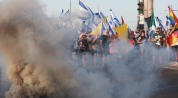 &#8220;Shpërthejnë&#8221; protestat masive në Tel Aviv