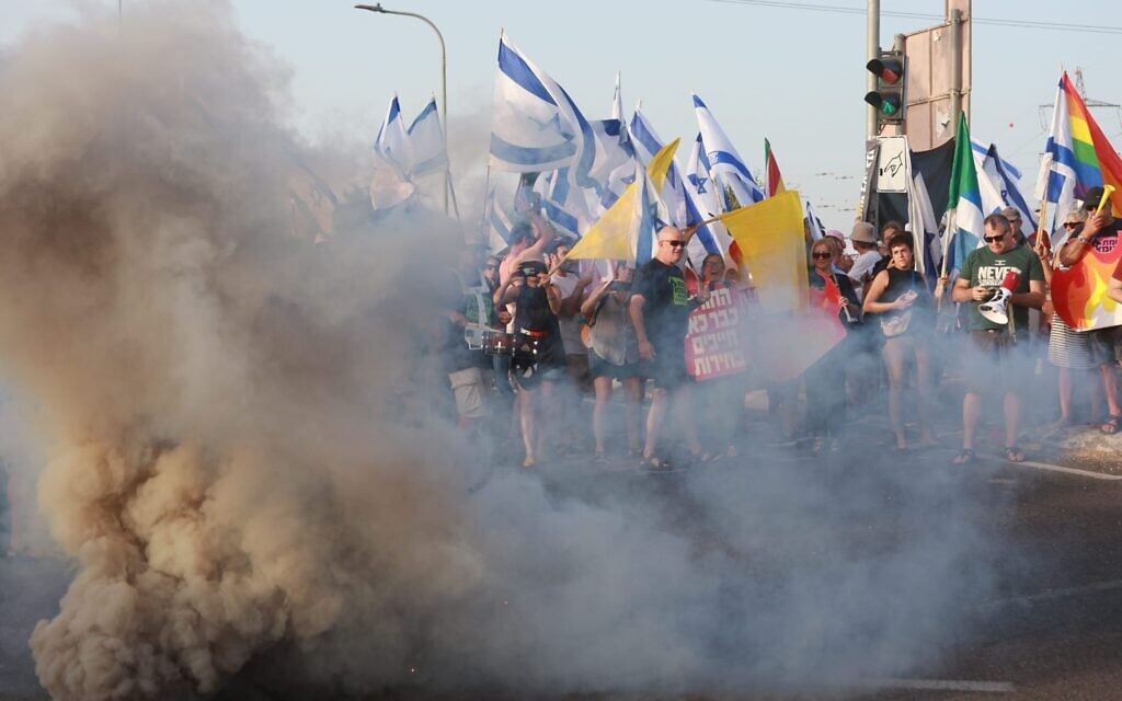 &#8220;Shpërthejnë&#8221; protestat masive në Tel Aviv