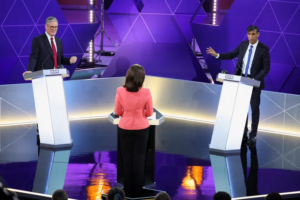 Sunak dhe Starmer përplasen në debatin e fundit televiziv