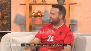 Po intervistonte Erion Veliajn gjatë ndeshjes Shqipëri-Itali, gazetari: Barazimin e kuptuam vetëm kur&#8230;