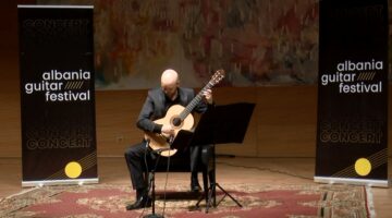 Festivali i Kitarës sjell në Tiranë Eduardo Inestal, artisti spanjoll dhuron 60 minuta emocionuese