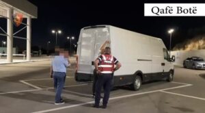 Vlorë: Mallra kontrabandë me kamionë e trajlera! Pranga shoferit dhe dy punonjësve të doganës