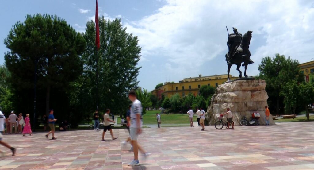 Shqipëria përballet me kërkesë të lartë turistike