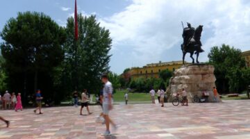 Shqipëria përballet me kërkesë të lartë turistike