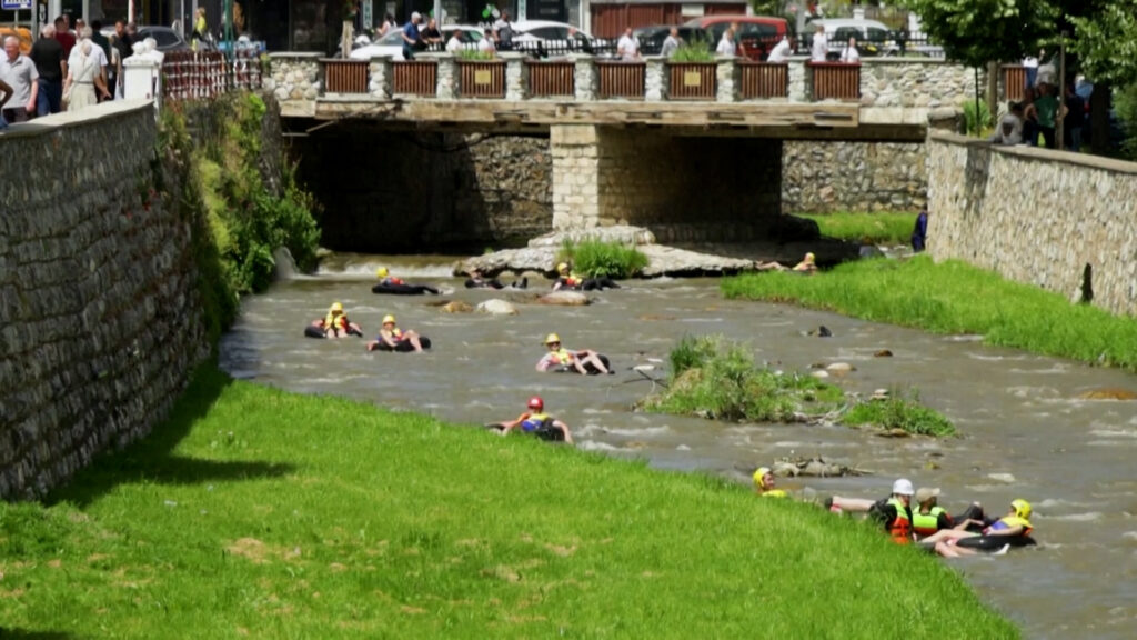 Prizren, mbahet gara e njohur e rafting me goma