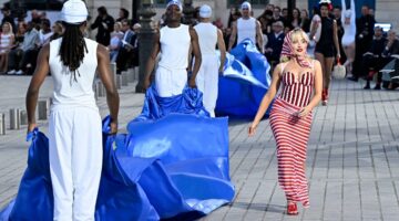 Vogue World: Paris, si u veshën yjet në rrugët e qytetit të dritave