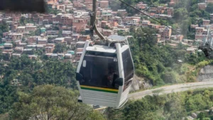 Rrëzohet teleferiku, 1 i vdekur dhe 9 të plagosur në Kolumbi