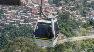 Rrëzohet teleferiku, 1 i vdekur dhe 9 të plagosur në Kolumbi