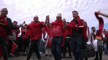Euro 2024| Sfida me Kroacinë/ Hamburgu “vishet” kuqezi, tifozët ia marrin këngës e valles