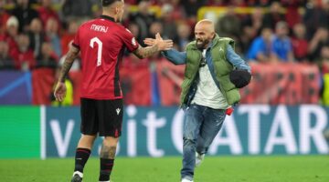 Euro 2024 | “Kisha vënë bast me djalin”, kush është tifozi që hyri në fushë në ndeshjen Itali-Shqipëri
