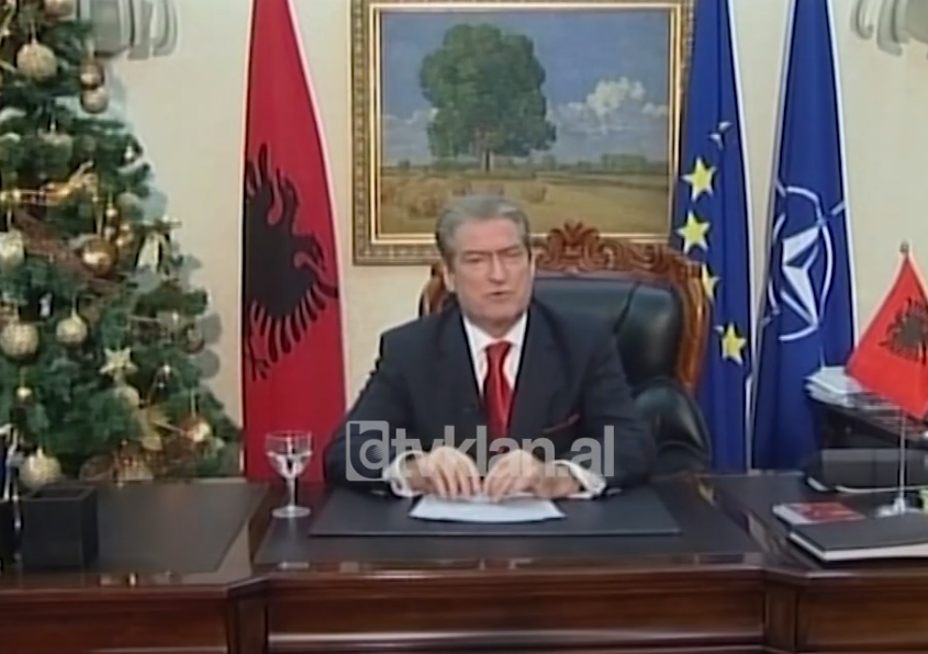 Kryeministri Sali Berisha uron shqiptarët për Vitin e Ri-(31 Dhjetor 2008)