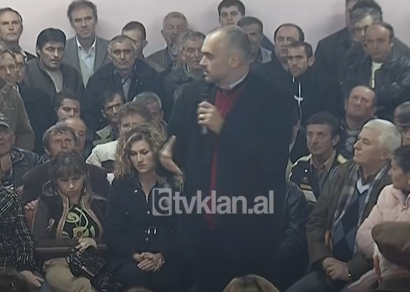 Kreu i PS Edi Rama në Bilisht, apel banorëve për bashkim kundër varfërisë &#8211; (19 Nëntor 2008)