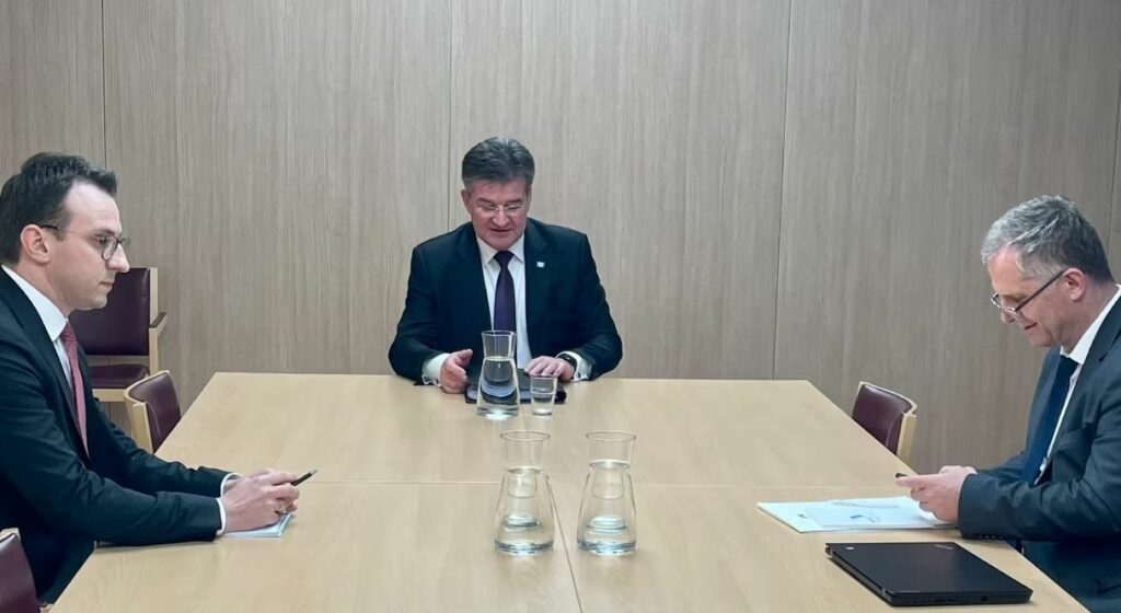 Bislimi e Petkoviç në Bruksel për “zbatimin urgjent” të marrëveshjes