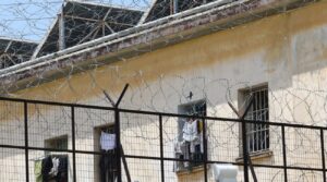 Organizatë kriminale brenda burgut të Janinës, drejtohej nga shqiptari i quajtur Modi