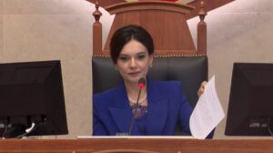 Votohen mes kaosit dhe tensioneve ministrat e rinj, Spiropali zgjidhet kryetare Kuvendi