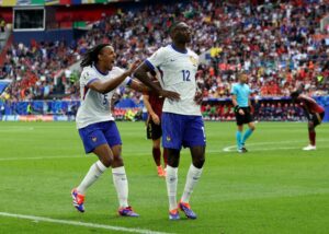 Euro 2024 |  Autogoli kualifikon Francën në çerekfinale, Belgjika eliminohet pas humbjes 1-0