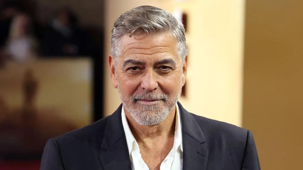 George Clooney thirrje Biden: Largohu nga gara!