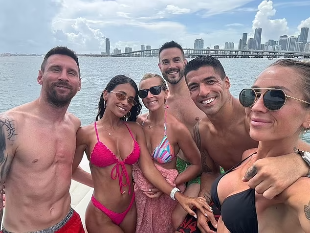 Messi e Suarez shijojnë fundjavën në Miami, por vëmendjen e mori Antonela!