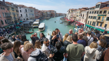 Venecia zvogëlon numrin e festave turistike