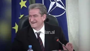 Kryeministri Berisha për pajisjen me karta identiteti, Rama i ofron falas-(18 Mars 2009)