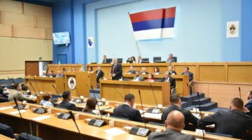 Asambleja e Republikës Sërpska miraton deklaratën e “Kuvendit gjithëserb”