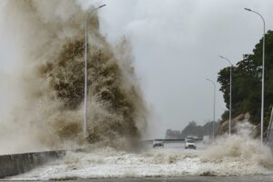 Shkaktoi viktima dhe të lënduar në Tajvan dhe Filipine, tajfuni godet Kinën