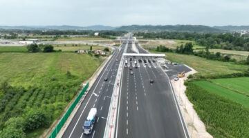 Qytetarët vlerësojnë autostradën “Thumanë-Kashar”