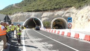 Hapet zyrtarisht tuneli i Llogarasë