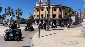 Turistët zbulojnë Durrësin me motorrë me 4 rrota