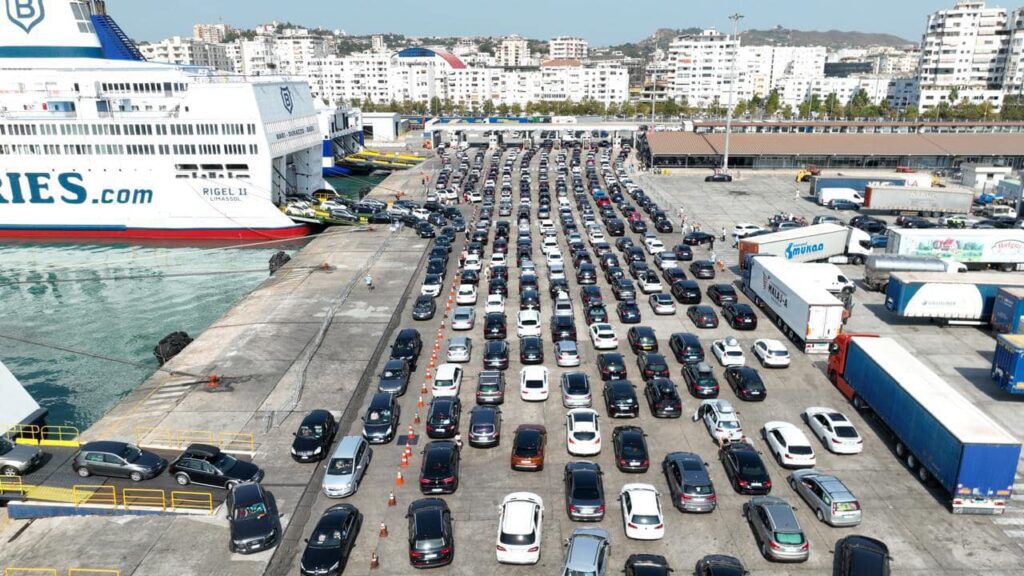 Fluks udhëtarësh në Portin e Durrësit, Rama: Vetëm sot në mëngjes, mbi 4 mijë pasagjerë nga Italia