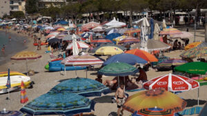 Himara mes zgjedhjeve dhe turizmit