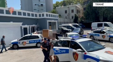 Shantazhonin gra e vajza me foto e video intime, arrestohen dy vëllezër në Tiranë