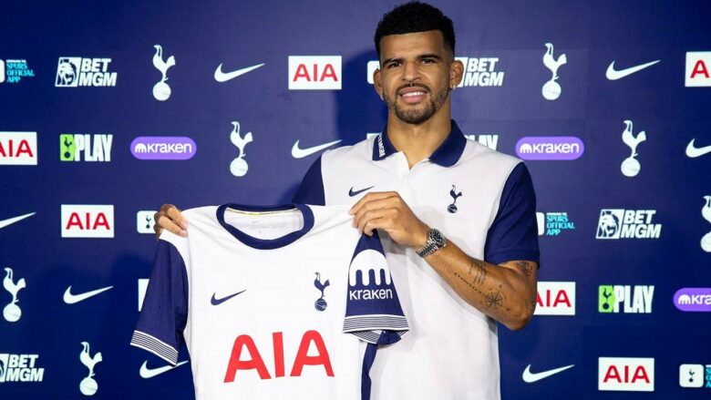 Tottenham prezanton sulmuesin Solanke