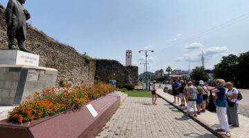 Turizmi gjallëron lagjen historike të Elbasanit