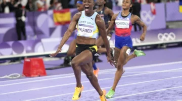 Saint Lucia bëhet me medalje olimpike/ Julien Alfred fiton garën e 100 metrave