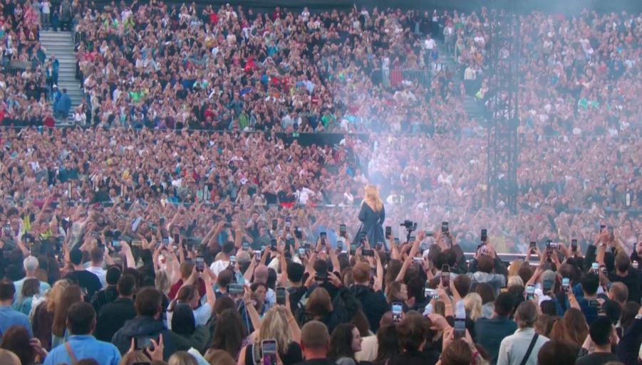 Adele dhuron një super koncert në Gjermani